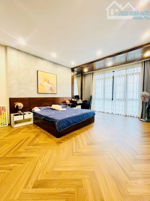 Bán nhà mặt phố cổ hiếm có phố Phùng Hưng-phường Hàng Mã -Quận Hoàn Kiếm