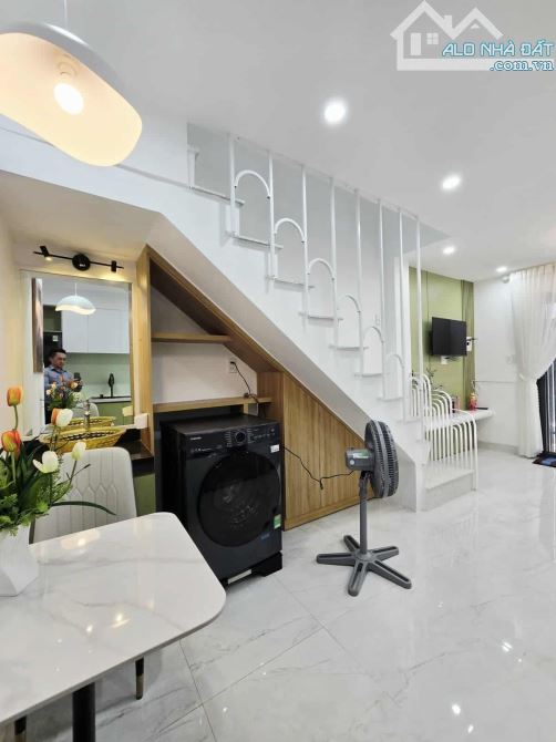 💥 CẦN BÁN GẤP - 🏡🏡🏡Nhà đẹp 2 tầng sát cầu sông Hàn. 👉 Kiệt hơn 3m thông thoáng