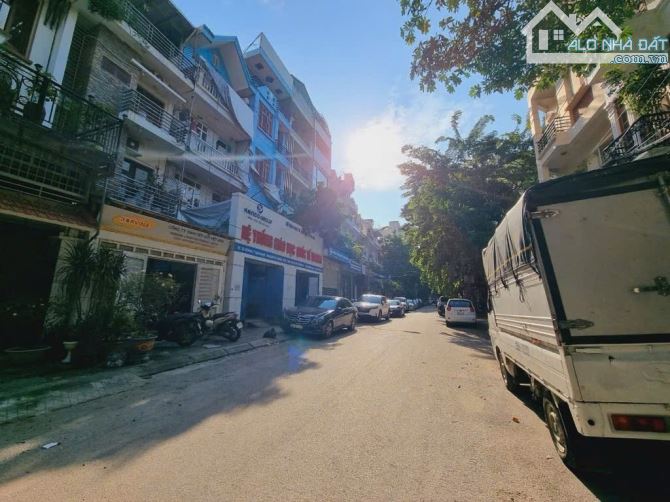 NGHĨA ĐÔ – PHÂN LÔ – 52M² – 5 TẦNG – NHÀ ĐẸP Ở NGAY – Ô TÔ ĐỖ CỬA – NGÕ THÔNG GẦN PHỐ