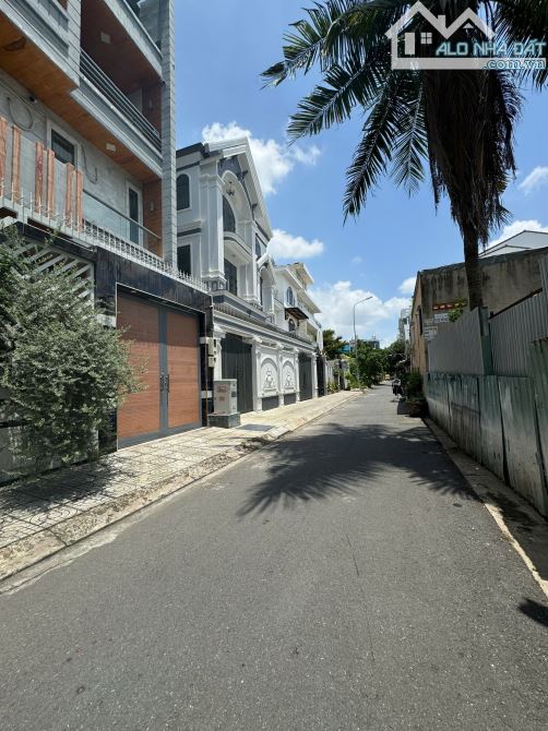 Bán biệt thự mặt tiền  đường khu Bông Sao, Phường 5, Quận 8. Biệt thự thiết kế hiện đại, s - 12