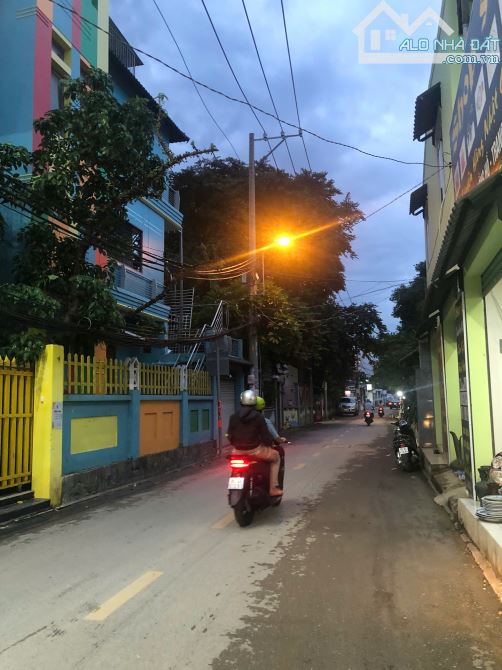 Hxh - Nhà 4 tầng kiên cố - Dt:79.4m² ( 8.13 x 8.6m) – P.Bình Trưng Tây – Q.2- 10,3 tỷ - 3