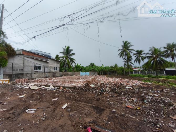 Bán 1.400 m2 đất có thổ cư mặt tiền đuờng QL1A,gần cầu Ruợu,xã Tam Hiệp Châu Thành