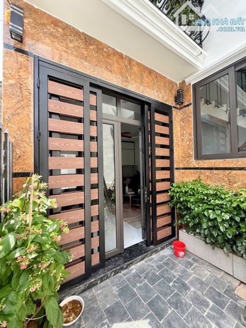 Bán nhà Bằng Liệt, Hoàng Mai, ô tô gần, full nội thất, 38m2, 6.38 tỷ