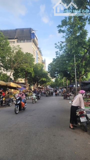 MẢNH ĐẤT ĐẸP,NGÕ 28, XUÂN LA, TÂY HỒ-PHÂN LÔ-Ô TÔ:80M, MT 4,5M, GIÁ 22,4 TỶ.