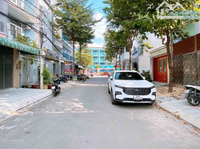 Nhà đẹp Tân Bình, hẻm nhựa 8m, DT 161m², Nhà 1 trệt 2 lầu ST, giá đầu tư chỉ 135tr/m²