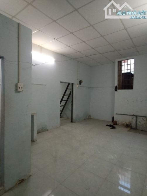 Bán nhà hẻm Phạm Thế Hiển, Q.8, P.6. DT 96m2 (5.5x21m), 2 tầng, 4PN, sổ đỏ. Giá 6.2 tỷ.