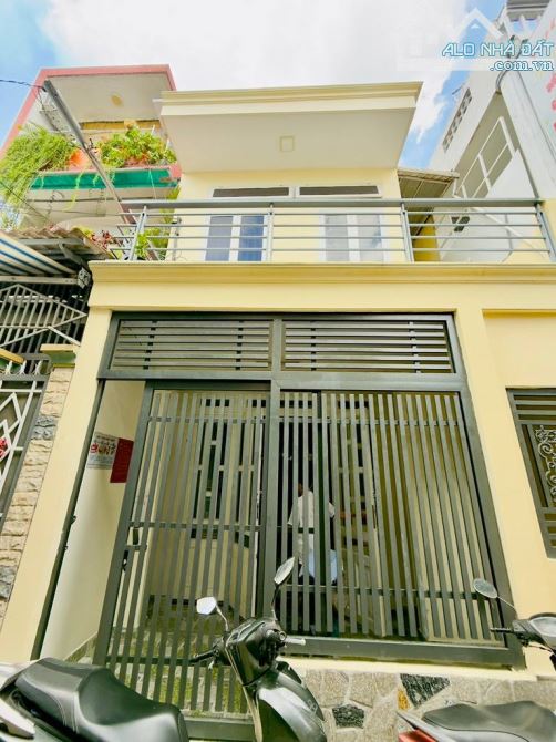 NHÀ 2 TẦNG KIÊNG CỐ - MỚI ĐẸP Ở NGAY - GẦN MẶT TIỀN - HẺM ĐẸP AN NINH DÂN TRÍ CAO