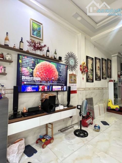 Bán nhà hẻm An Dương Vương, Q.8, 4.5x11.5m, 52m2, 4 tầng, 4PN, 3WC, Sổ Đỏ, 6 tỷ.