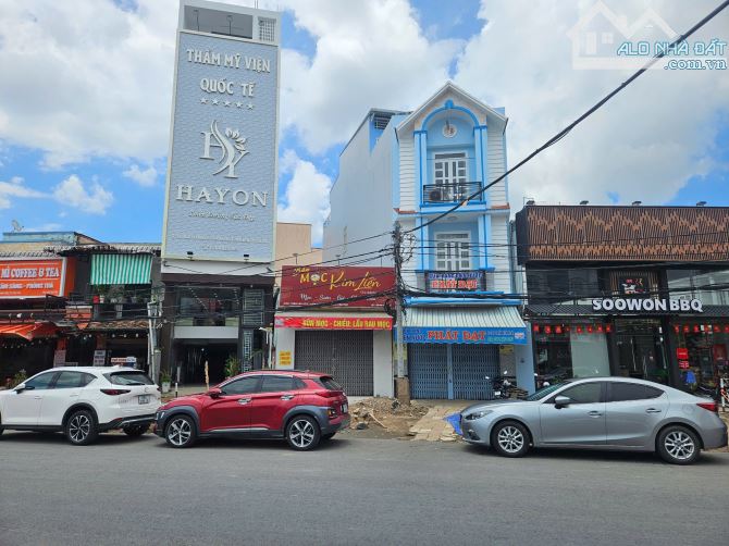 BÁN NHÀ 2 LẦU MẶT TIỀN ĐƯỜNG TRẦN VĂN HOÀI CẦN THƠ GẦN VINCOM
