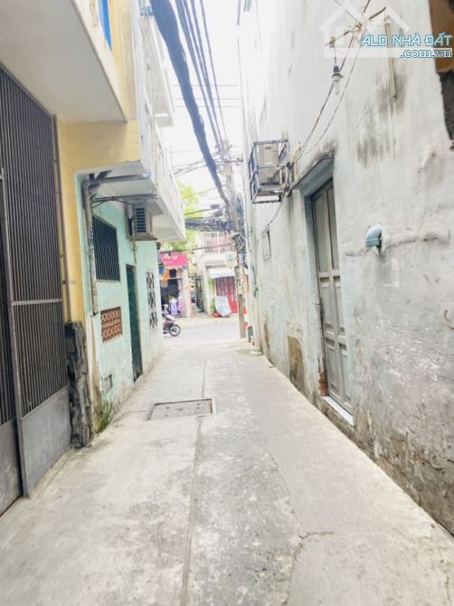 Bán nhà hẻm Phạm Thế Hiển, Q.8, P.6. DT 225m2, 2 tầng, 2PN. Sổ đỏ chính chủ, giá 6.8 tỷ.