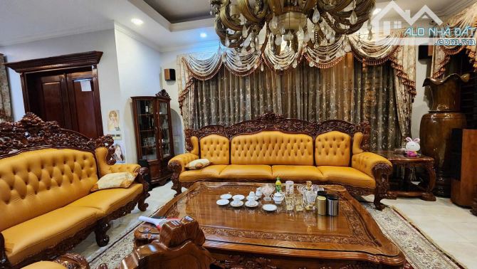 BÁN NHÀ VƯỜN VIỆT HƯNG, NHÀ SIÊU ĐẸP, NỘI THẤT NHẬP KHẨU, GIÁ CHỈ 3x tỷ.