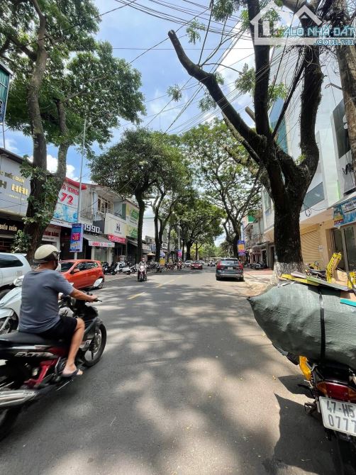 BÁN NHÀ GÓC MẶT TIỀN LÝ THƯỜNG KIỆT. DT: 7,96 x 27,3M. GIÁ: 27 TỶ 540 TRIỆU
