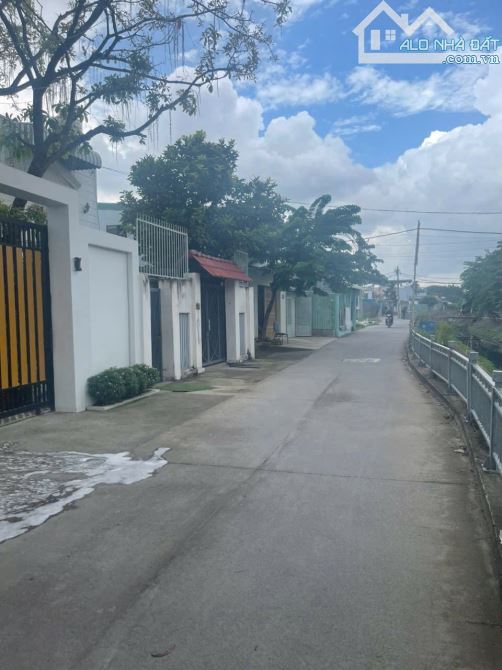 Bán CHDV đường An Phú Đông 09 gần Nguyễn Oanh Gò Vấp. DT 10x44m 2 lầu có 27 phòng
