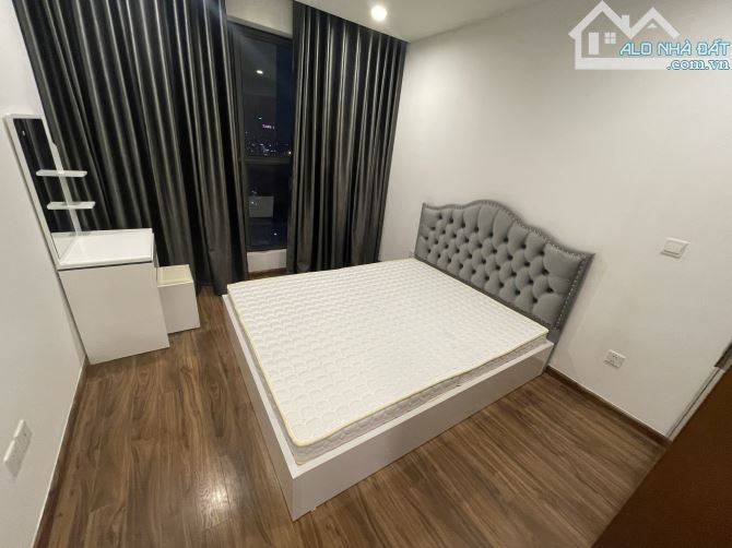 hiếm. cho thuê căn hộ cc 90 nguyễn tuân. 3 ngủ full đẹp có slot oto. giá chỉ 17,5tr/th