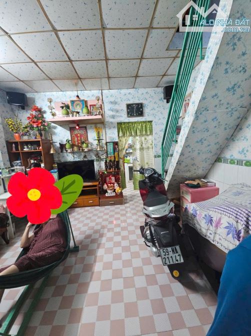 Nhà 2 tầng 48m2 hẻm xe hơi 1 sẹc Kinh Dương Vương giáp Q6 giá 3.99 tỷ