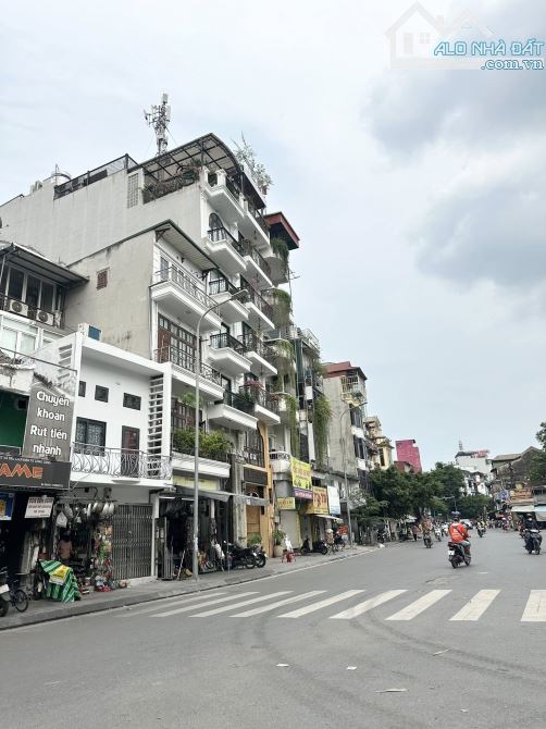 Bán nhà 2 MT 4x25.5m 6 tầng 8 phòng khép kín - Mặt phố Nguyễn Khuyến Đống Đa - 38.2 tỷ