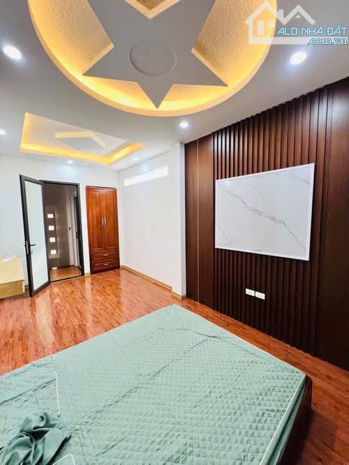 Bán Nhà Xuân Thuỷ Cầu Giấy Cạnh ĐHQG Hà Nội. Ô Tô. KD. 55m 3 Tầng. 17.9 Tỷ