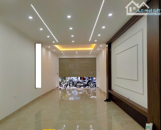 BÁN NHÀ MỚI GIA QUẤT – TRUNG TÂM – Ô TÔ TRÁNH – KINH DOANH – 38,5M2 CHỈ 12,2 TỶ