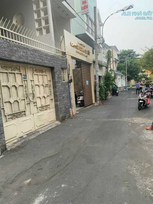 Toà nhà VP MT đường Phạm Đình Toái ( 4.6m x 15m ) 5 Tầng. HĐT: 85tr/1th Giá: 29.5 Tỷ.