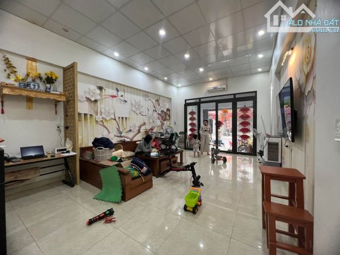 Bán nhà mặt đường 208 Vân Tra, An Đồng, An Dương .