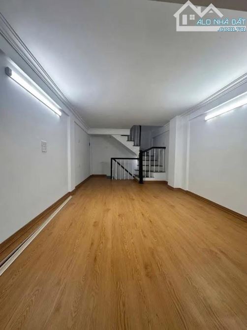 BÁN NHÀ ĐANG XÂY LÔ GÓC RỘNG RÃI-Ô TÔ ĐỖ CỔNG NAM TỪ LIÊM