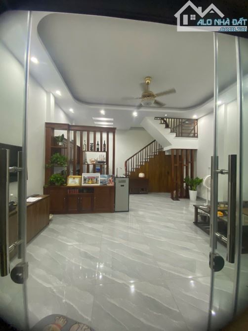 Cần bán nhà đẹp ngõ phố Hồng Quang Tp Hải Dương