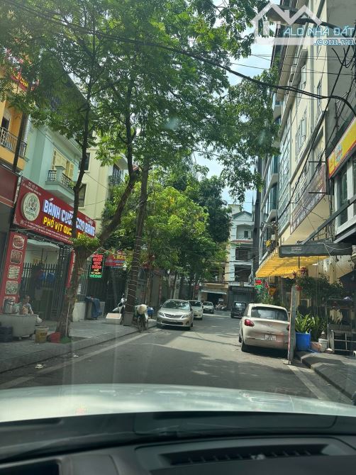 Bán nhà Nguỵ Như Kon Tum, Thanh Xuân, phân lô, vỉa hè 28 tỷ