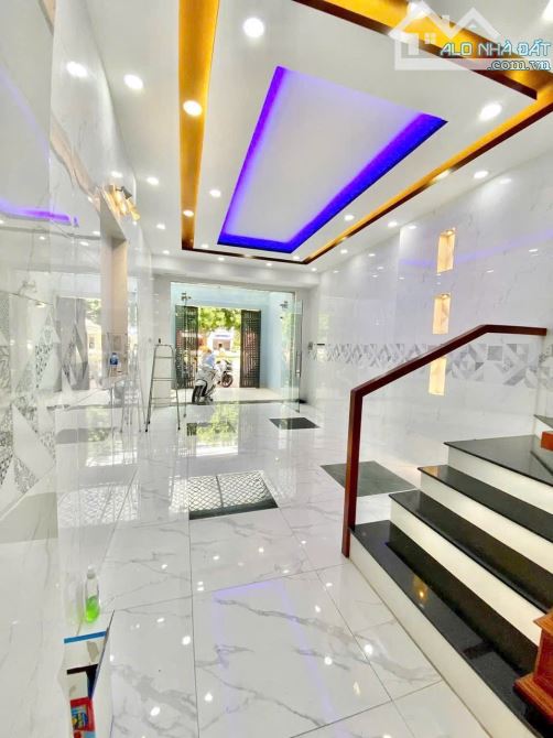 Mặt tiền đường Vành Đai Trong, 84m2 ( 4 x 21 ) 5 TẦNG 5PN , ở và làm Văn phòng công ty