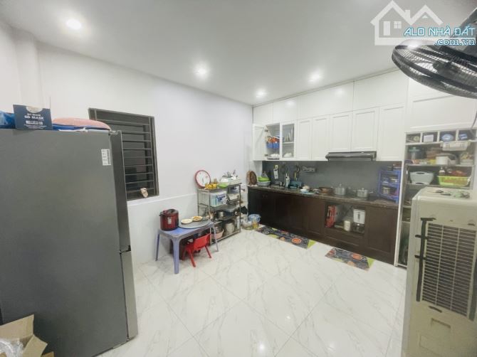 Hiếm - Bán nhà Cổ Linh – 43m2 – 4 tầng 3 ngủ - Ô tô nhỏ đỗ cửa – 5.6 tỷ - Chủ thiện chí