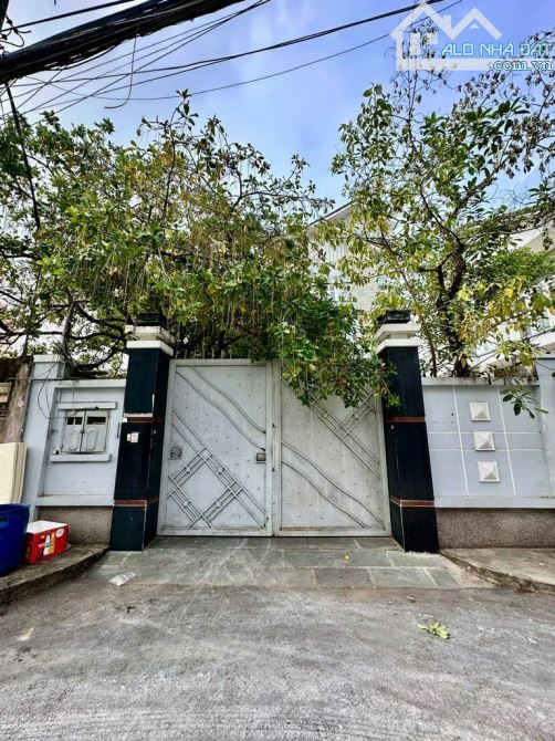 Biệt thự 4 tầng, MT đường số Thảo Điền 220m2 – Giá 39,9 tỷ.