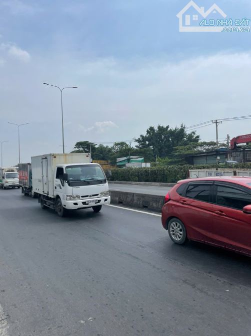 Bán đất mặt tiền 22x190m giá 120 tỷ Đường Quốc Lộ 1A
