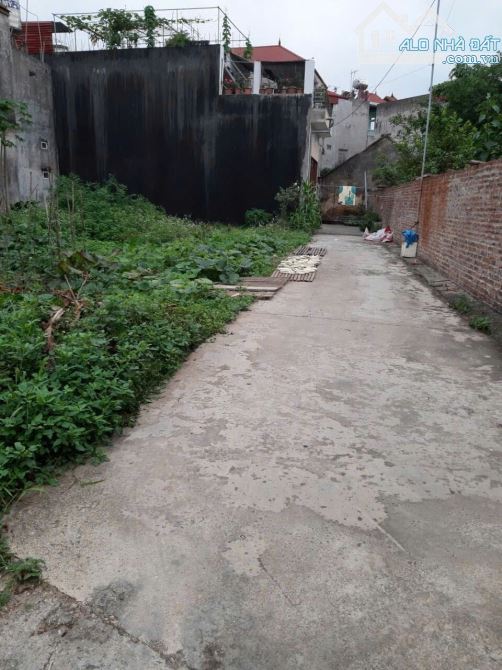 Bán lô thổ cư nghiêm Thôn Quế Võ dt 75m mt 6.7m hướng đb giá 1.5 tỷ