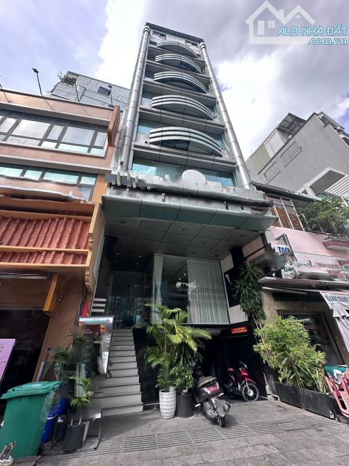 Bán nhà MT Trần Hưng Đạo, Quận 1 - Ngang hơn 5x20m -Hầm 7Tầng có TM- HĐT:150trđ - Giá 50tỷ