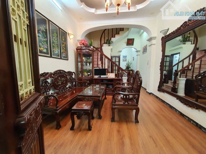 Bán Nhà Văn Quán, 72m², 4 Tầng, 2 Mặt Thoáng, ô tô vào nhà, hơn 17 tỷ
