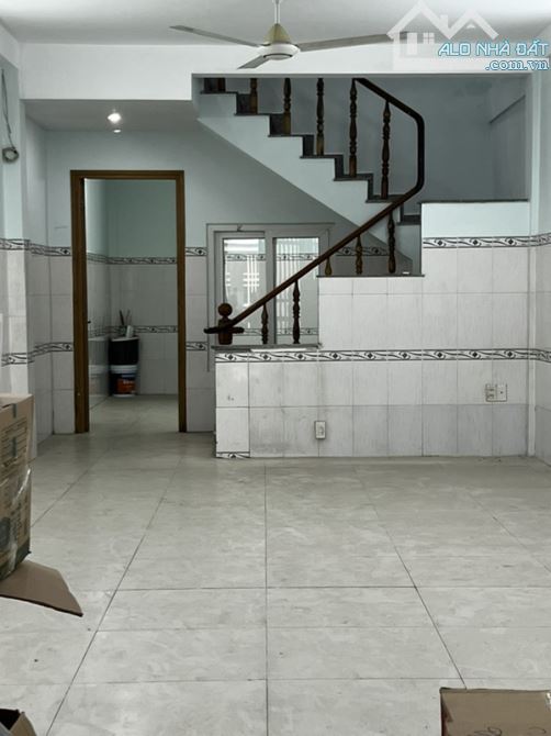 Bán nhà Hẻm 8m 595 CMT8, P.15, Q.10. DT: 8x15m 2 Tầng Giá 19.6 Tỷ TL