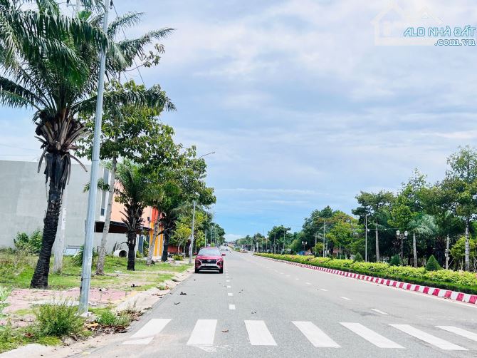 MẶT TIỀN ĐƯỜNG HÙNG VƯƠNG - ĐƯỜNG RỘNG 36M - TRUNG TÂM THỊ TRẤN LONG HẢI - BRVT