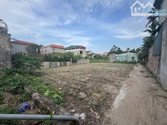 Bán gấp ,thửa đất Vạn Phúc ô tô đỗ cổng thửa đất vuông vắn diện tích 100m giá 3.7 tỷ
