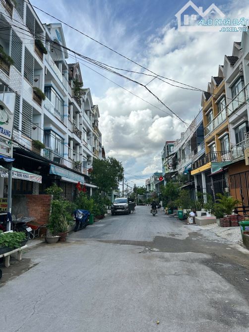 BÁN ĐẤT GẦN CẦU LONG KIỂNG, DT: 5.54 X 25 =140 M2. GIÁ CHỈ 4.2 TỶ