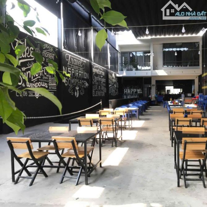 Nhà Đất DT lớn 500m² mặt tiền 10m, vuông vắn, có hầm để xe. - 10