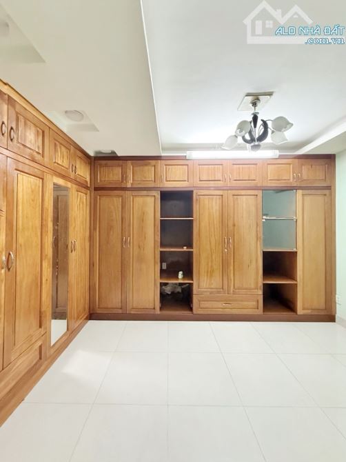 Bán biệt thự sát mặt tiền Nguyễn Đình Chiểu Q3, 144m² x 7 tầng thang máy - MT: 8m - 52 tỷ - 10