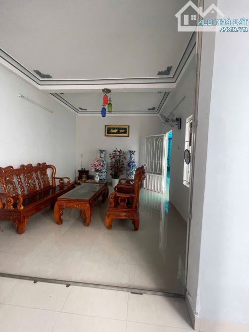 ✅Nhà mặt tiền đường Dương Hiến Quyền, cách biển chỉ 170m, giá tốt . - 1