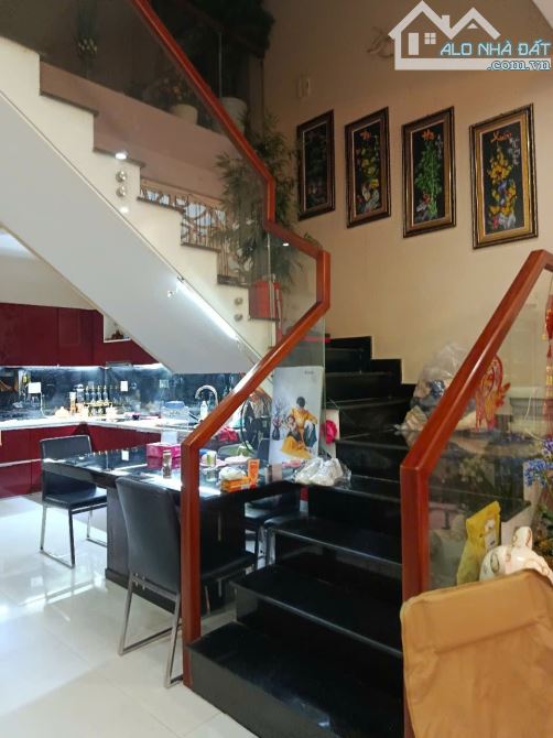 NHÀ 3 TẦNG, KIÊN CỐ, TỐI ƯU CÔNG NĂNG, VÀO Ở NGAY, NHỈNH 8 TỶ - 11