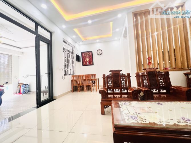 NHÀ MẶT TIỀN CHỢ, ĐƯỜNG SỐ 4 LINH XUÂN, 140M2 (7×20)M, 3 TẦNG, CHỈ 9.2 TỶ. - 1