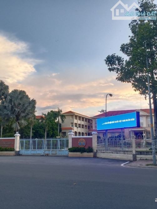 Bán nhà hẻm Phạm Thế Hiển, Q.8, P.6. DT 96m2 (5.5x21m), 2 tầng, 4PN, sổ đỏ. Giá 6.2 tỷ. - 1