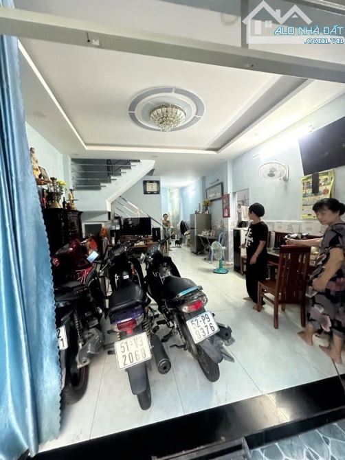 Bán nhà khu Vip Quận 12, giáp Gò Vấp, DT 61m2, 3 tầng chỉ 4,75 tỷ - 1