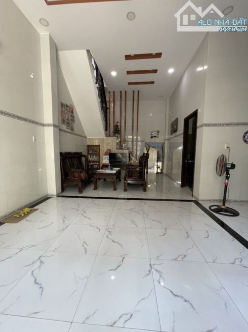 Bán nhà hẻm Phạm Thế Hiển, Q.8. DT 261m2 (16x19m), 2 tầng, 4PN, Sổ Đỏ. Giá 9 tỷ. - 1