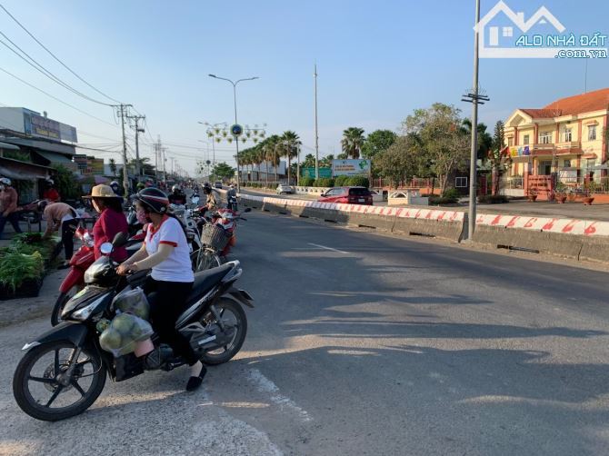 Đất NN 2.000m2, đường ĐT 830, ngay UBND xã Long Định, huyện Cần Đước, LA - 1