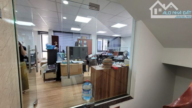 Bán nhà Tây Nam Linh Đàm, 110m2 x 5 tầng, lô góc, ô tô tránh - 1