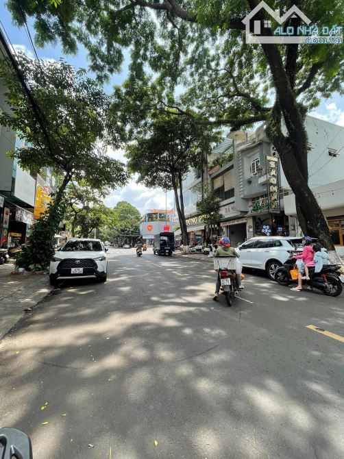 BÁN NHÀ GÓC MẶT TIỀN LÝ THƯỜNG KIỆT. DT: 7,96 x 27,3M. GIÁ: 27 TỶ 540 TRIỆU - 1