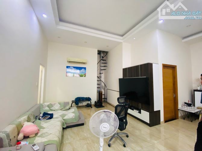 Bán biệt thự ngang lớn 10M đường Bạch Đằng, ngay Chợ Bà Chiểu, Bình Thạnh giá chỉ 15,5 tỷ - 1